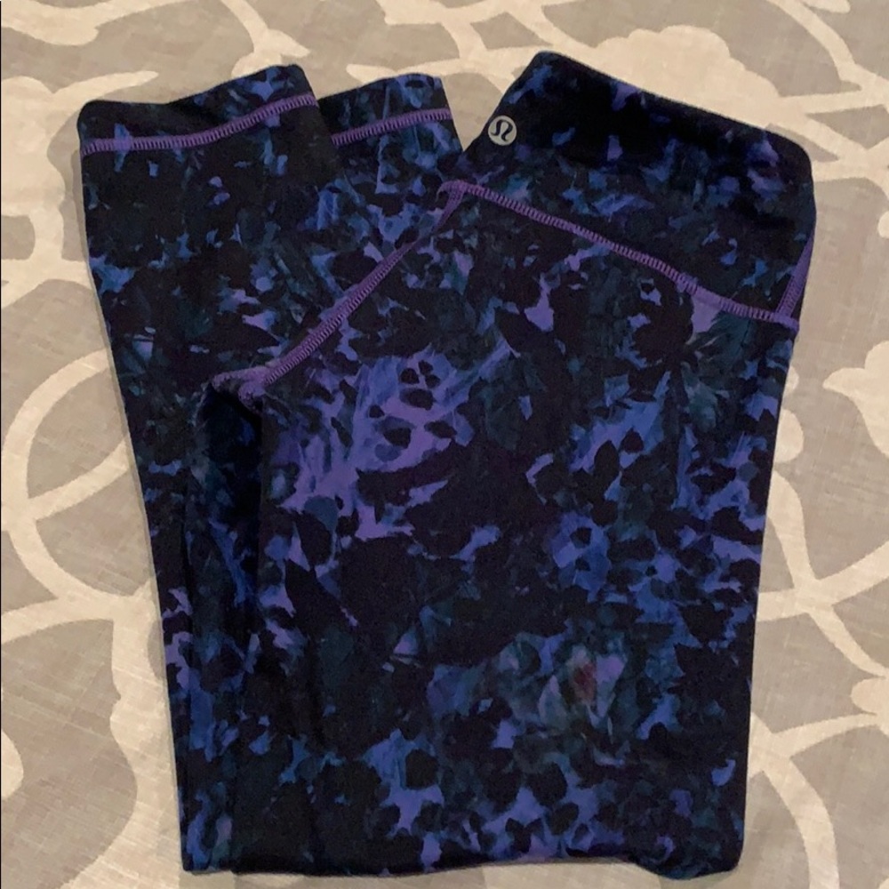 Lululemon Athletica Crop Leggings 22” inseam 💜